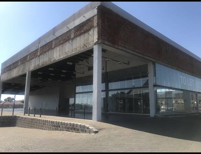3,050M² SHOWROOM TO LET IN WATERVAL EAST